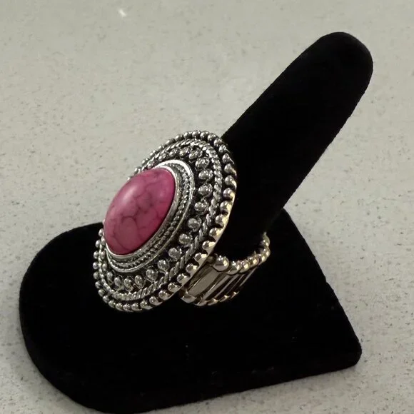 Pink RING with Stretch Band NWOT - Picture 3 of 9